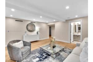 510 W 30th St, Miami Beach, FL 33140, Sold 02/05/24