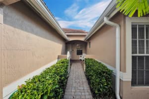 13080 NW 5th St, Pembroke Pines, FL 33028, Sold 11/03/23