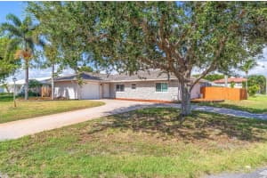 2511 SW 14th St, Boynton Beach, FL 33426, Sold 11/03/23