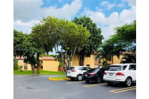 10827 NW 7th St 21 42, Miami, FL 33172, Sold 11/17/23