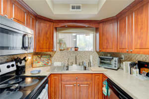 9420 W Flagler St APT 109, Miami, FL 33174, Sold 12/15/23