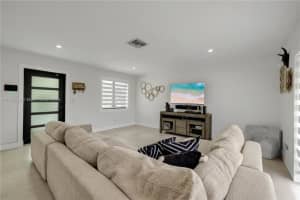 17927 NW 78th Pl, Hialeah, FL 33015, Sold 01/08/24