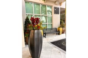 600 S Dixie Hwy APT 725, West Palm Beach, FL 33401, Sold 11/07/23