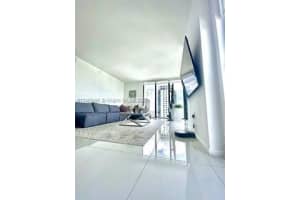 5300 Paseo Blvd #902, Doral, FL 33166, Sold 11/03/23