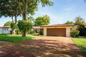 7403 Loch ness Dr, Miami Lakes, FL 33014, Sold 04/02/24