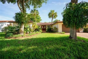 7403 Loch ness Dr, Miami Lakes, FL 33014, Sold 04/02/24