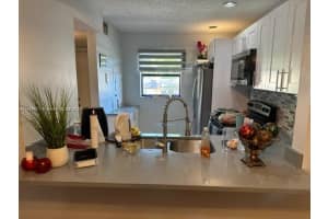 Pine Lake Condos For Sale - Pembroke Pines Real Estate