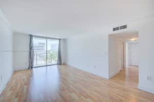 1605 Bay Rd APT 408, Miami Beach, FL 33139, Sold 06/03/24