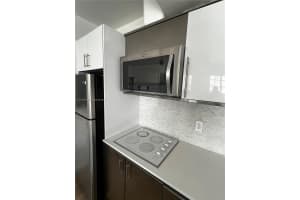 700 16th St Apt 202, Miami Beach, FL 33139, Sold 04/05/24