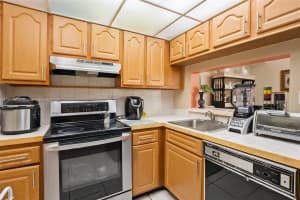 11790 SW 18th St Apt 324-3, Miami, FL 33175, Sold 02/13/24