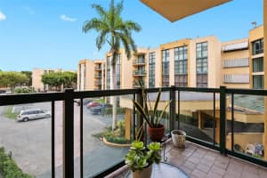 11790 SW 18th St Apt 324-3, Miami, FL 33175, Sold 02/13/24