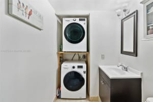 11790 SW 18th St Apt 324-3, Miami, FL 33175, Sold 02/13/24