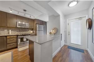 800 SE 4th St APT 305, Fort Lauderdale, FL 33301, Sold 03/15/24