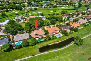19301 E Oakmont Dr, Hialeah, FL 33015, Sold 11/06/24