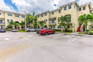 230 NW 109th Ave Apt 206, Miami, FL 33172, Sold 10/31/23