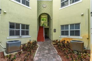 230 NW 109th Ave Apt 206, Miami, FL 33172, Sold 10/31/23