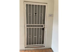 421 NW 107th Ave APT 107, Miami, FL 33172, Sold 11/10/23