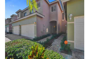 1654 SE 24th Ct, Homestead, FL 33035, Sold 12/28/23