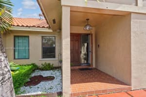 Cypress Ct E, Country Club, FL 33015, Sold 01/16/24
