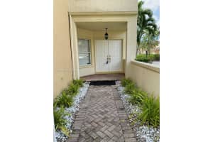 5586 NW 112th Path, Doral, FL 33178, Sold 12/07/23