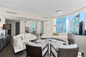 200 Biscayne Blvd Way APT 5201, Miami, FL 33131, Sold 03/07/24