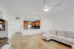345 Ocean Dr APT 219, Miami Beach, FL 33139, Sold 04/03/24