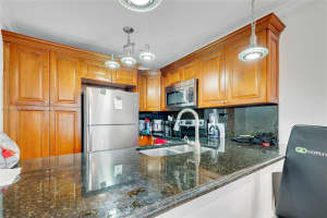 345 Ocean Dr APT 219, Miami Beach, FL 33139, Sold 04/03/24