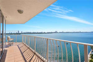 7601 E Treasure Dr 1720, North Bay Village