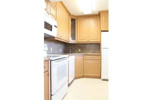 3101 N Country Club Dr APT 507, Aventura, FL 33180, Sold 12/21/23