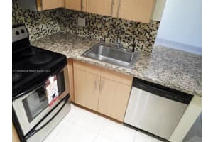 210 Lake Pointe Dr APT 212, Oakland Park, FL 33309, Sold 11/13/23