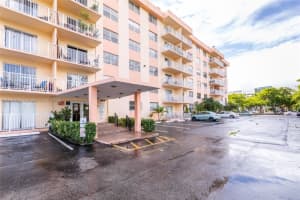 16465 NE 22nd Ave APT 317, North Miami Beach, FL 33160, Sold 04/27/24