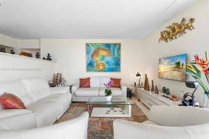 19667 Turnberry Way #25d, Miami, FL 33180, Sold 04/02/24