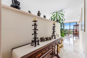 19667 Turnberry Way #25d, Miami, FL 33180, Sold 04/02/24