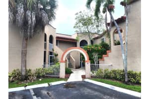 334 SW 86th Ave APT 201, Pembroke Pines, FL 33025, Sold 11/03/23