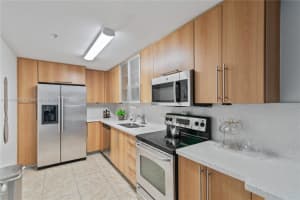 7501 E Treasure Dr #5a, North Bay Village, FL 33141, Sold 12/07/23