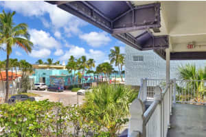 322 Taylor St #2b, Hollywood, FL 33019, Sold 03/06/24