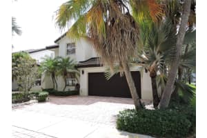 19282 NW 89th Ave, Hialeah, FL 33018, Sold 01/18/24