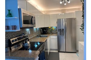 3731 N Country Club Dr APT 2222, Aventura, FL 33180, Sold 02/16/24