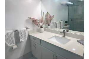 1200 Brickell Bay Dr APT 1616, Miami, FL 33131, Sold 12/18/23