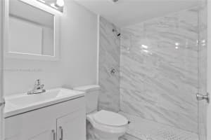 7195 NW 179th St APT 105, Hialeah, FL 33015, Sold 03/12/24