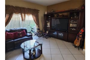 8260 NW 10th St APT 2, Miami, FL 33126, - MLS#A11463390