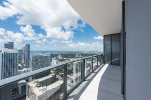 45 SW 9th St Apt 4203, Miami, FL 33130, Sold 11/16/23