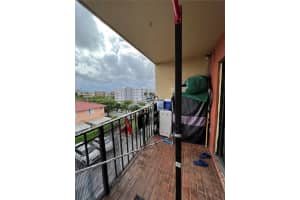 8095 NW 8th St APT 403, Miami, FL 33126, Sold 12/05/23