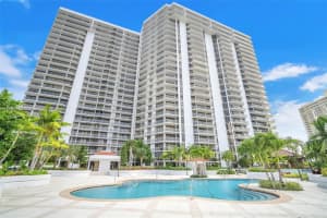20281 E Country Club Dr APT 910, Aventura, FL 33180, Sold 04/09/24