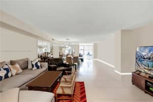 6423 Collins Ave Apt 602, Miami Beach, FL 33141, Sold 04/10/24