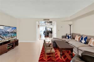 6423 Collins Ave Apt 602, Miami Beach, FL 33141, Sold 04/10/24
