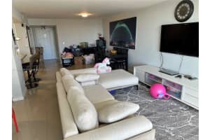 200 Leslie Dr APT 1128, Hallandale Beach, FL 33009, Sold 11/10/23