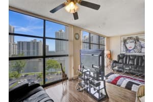 600 Parkview Dr APT 904, Hallandale Beach, FL 33009, Sold 04/01/24