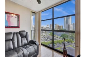 600 Parkview Dr APT 904, Hallandale Beach, FL 33009, Sold 04/01/24