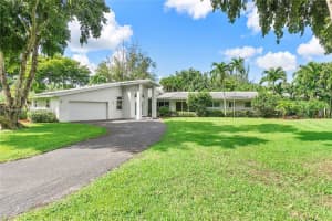 9501 NW 44th Pl, Coral Springs, FL 33065, Sold 02/06/24